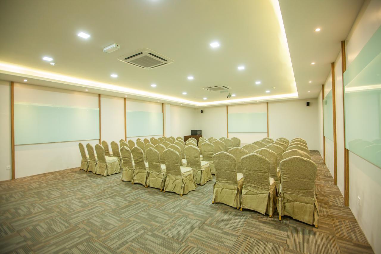 Bzz Hotel Skudai Exterior foto