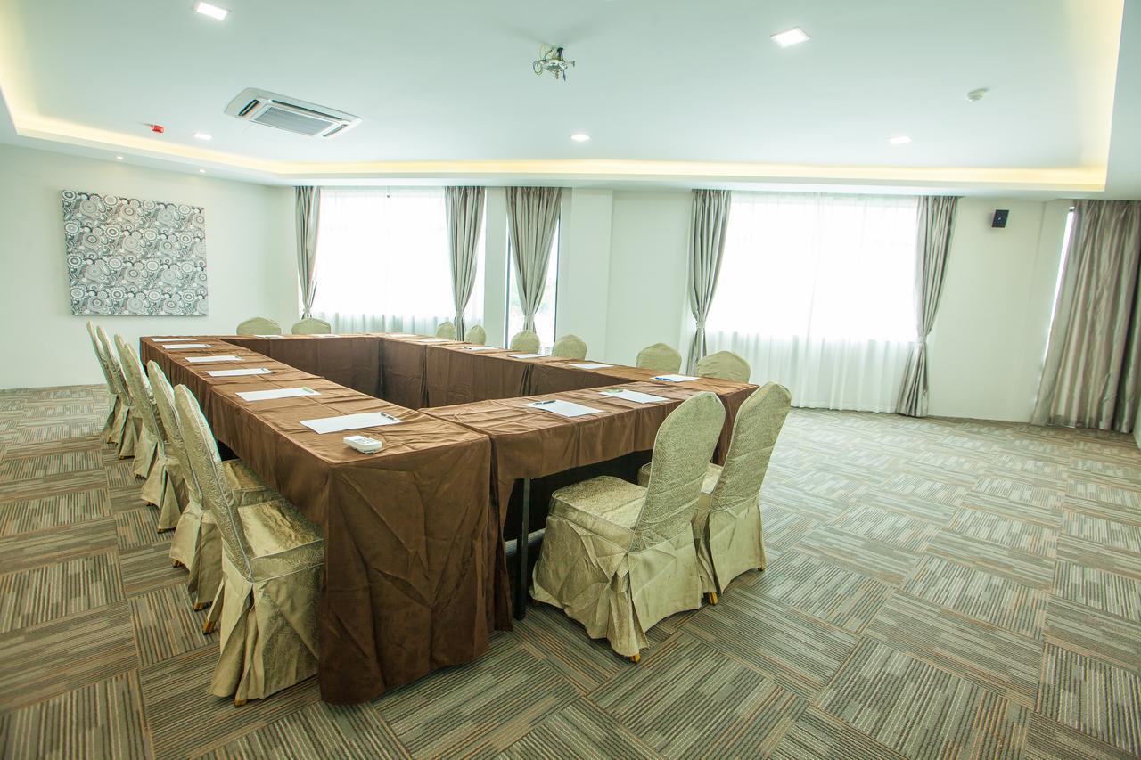 Bzz Hotel Skudai Exterior foto